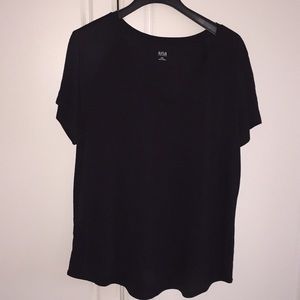 Rounded v-neck shirt